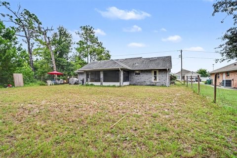 Villa ou maison à vendre à Deltona, Floride: 4 chambres, 117.43 m2 № 2277688 - photo 25