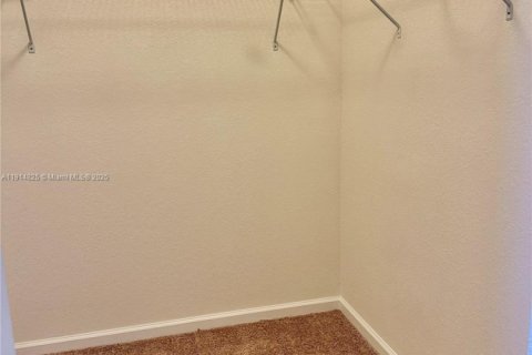 House in Homestead, Florida 4 bedrooms, 235.41 sq.m. № 1970237 - photo 19