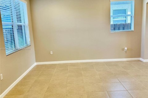 House in Homestead, Florida 4 bedrooms, 235.41 sq.m. № 1970237 - photo 10