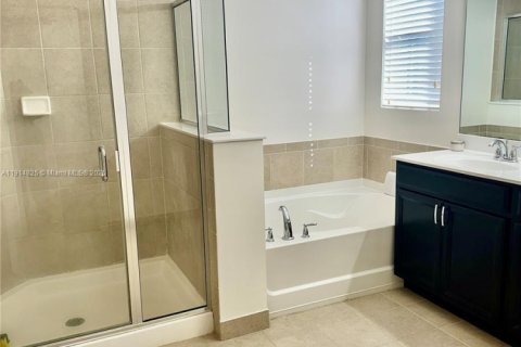 House in Homestead, Florida 4 bedrooms, 235.41 sq.m. № 1970237 - photo 13