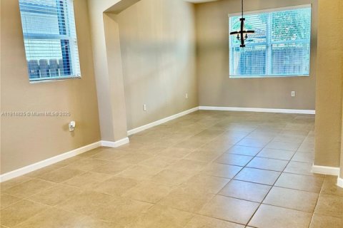 House in Homestead, Florida 4 bedrooms, 235.41 sq.m. № 1970237 - photo 9