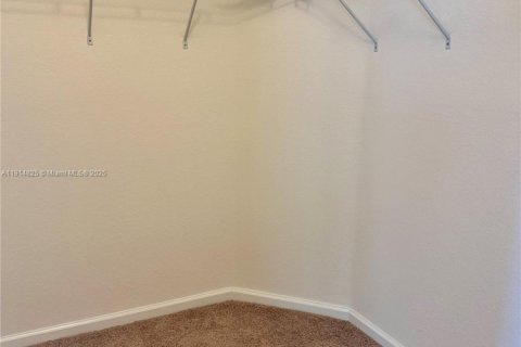 House in Homestead, Florida 4 bedrooms, 235.41 sq.m. № 1970237 - photo 12