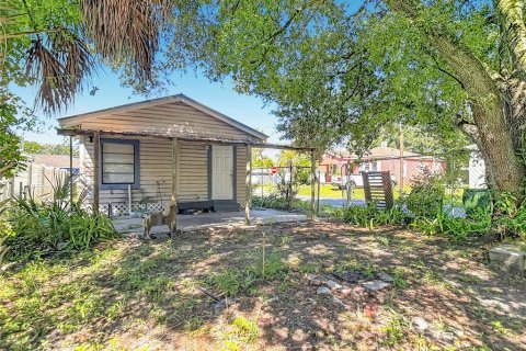 Casa en venta en Tampa, Florida, 3 dormitorios, 86.96 m2 № 2388128 - foto 13