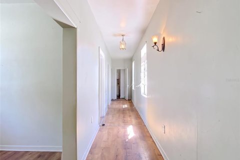 Casa en venta en Tampa, Florida, 3 dormitorios, 86.96 m2 № 2388128 - foto 5