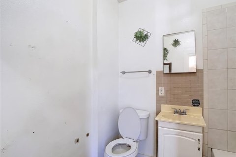 Casa en venta en Tampa, Florida, 3 dormitorios, 86.96 m2 № 2388128 - foto 9