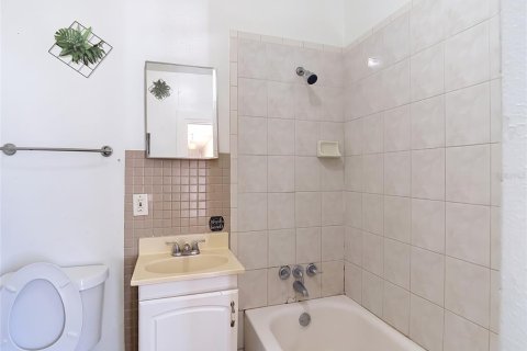 Casa en venta en Tampa, Florida, 3 dormitorios, 86.96 m2 № 2388128 - foto 10