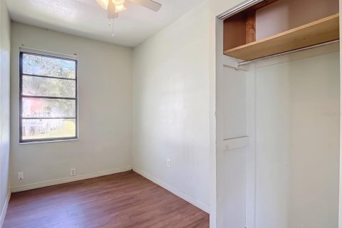 Casa en venta en Tampa, Florida, 3 dormitorios, 86.96 m2 № 2388128 - foto 11