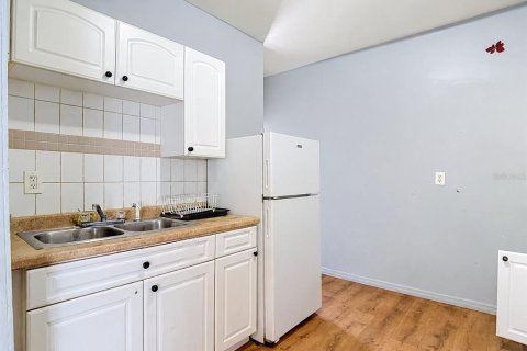 Casa en venta en Tampa, Florida, 3 dormitorios, 86.96 m2 № 2388128 - foto 4