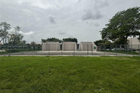 Condo in Miami, Florida, 2 bedrooms  № 2042330 - photo 29