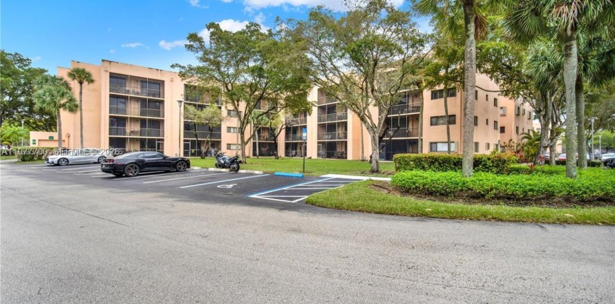 Condo in Miami, Florida, 2 bedrooms  № 2042330