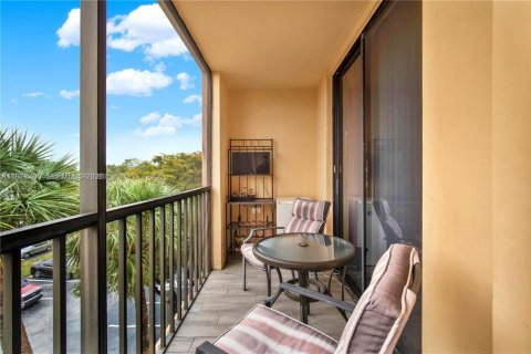 Condo in Miami, Florida, 2 bedrooms  № 2042330 - photo 22