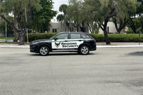 Condo in Miami, Florida, 2 bedrooms  № 2042330 - photo 27