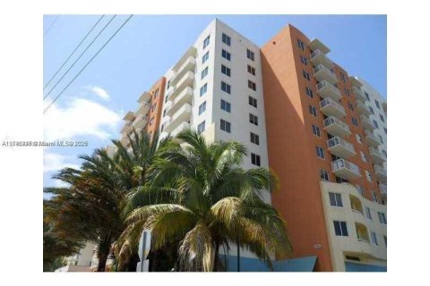 Condo in Aventura, Florida, 2 bedrooms  № 1861067 - photo 2