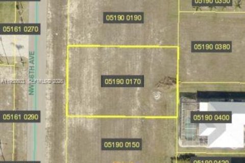 Terrain à Cape Coral, Floride № 2158159