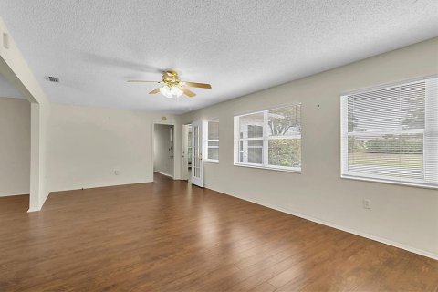 Villa ou maison à vendre à New Port Richey, Floride: 2 chambres, 169.64 m2 № 1795427 - photo 7
