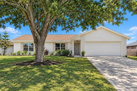 Villa ou maison à Deltona, Floride 3 chambres, 137.5 m2 № 2433566