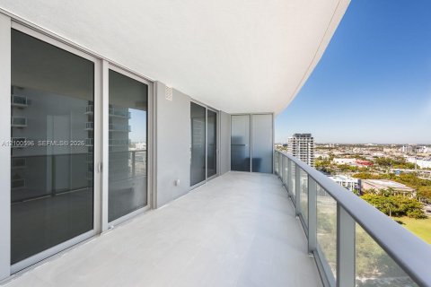 Copropriété à louer à Miami, Floride: 1 chambre, 90.95 m2 № 2403730 - photo 2