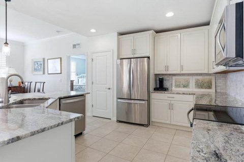 Condo in Venice, Florida, 2 bedrooms № 2352313 - photo 21
