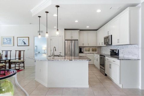 Condo in Venice, Florida, 2 bedrooms № 2352313 - photo 17