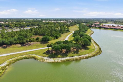Condo in Venice, Florida, 2 bedrooms № 2352313 - photo 13