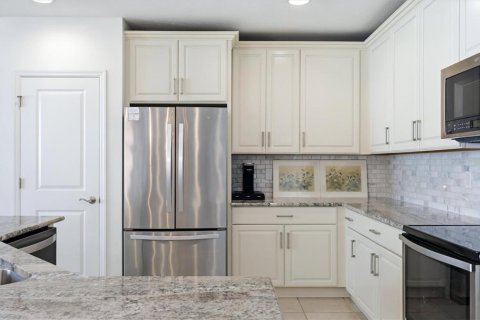 Condo in Venice, Florida, 2 bedrooms № 2352313 - photo 22