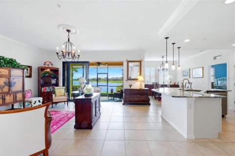 Condo in Venice, Florida, 2 bedrooms № 2352313 - photo 4