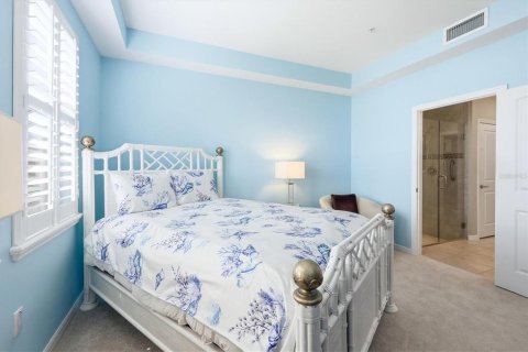 Condo in Venice, Florida, 2 bedrooms № 2352313 - photo 30