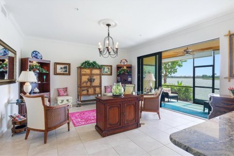 Condo in Venice, Florida, 2 bedrooms № 2352313 - photo 6