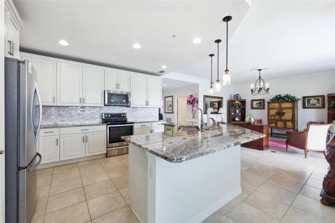 Condo in Venice, Florida, 2 bedrooms № 2352313 - photo 18