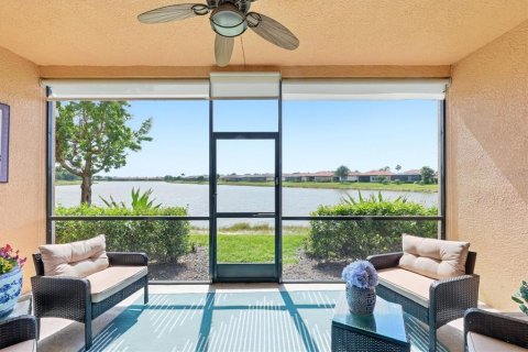 Condo in Venice, Florida, 2 bedrooms № 2352313 - photo 8