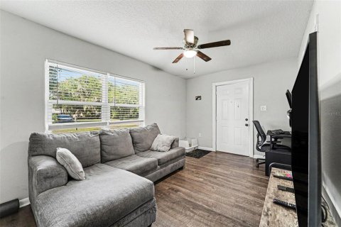 Casa en venta en Mount Dora, Florida, 2 dormitorios, 68.38 m2 № 2114073 - foto 4