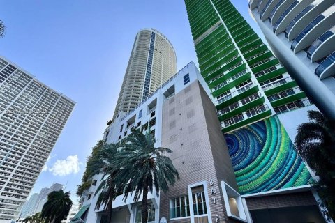 Condo in Miami, Florida, 1 bedroom  № 2029427 - photo 7