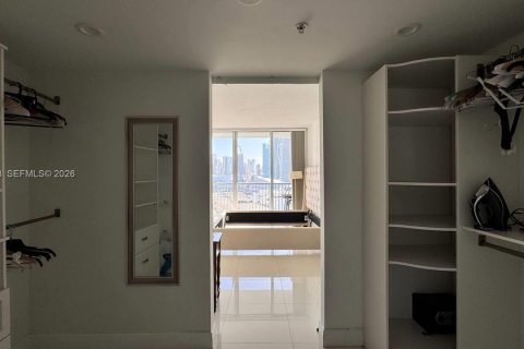 Condo in Miami, Florida, 1 bedroom  № 2029427 - photo 8