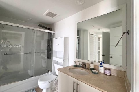 Condo in Miami, Florida, 1 bedroom  № 2029427 - photo 9