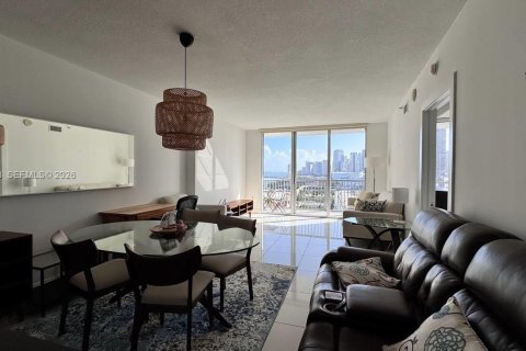 Condo in Miami, Florida, 1 bedroom  № 2029427 - photo 4