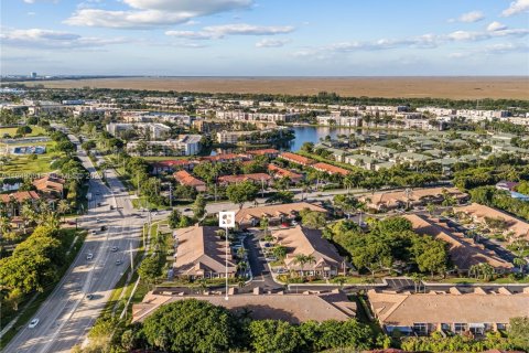 Villa ou maison à vendre à Tamarac, Floride: 2 chambres, 146.79 m2 № 2004655 - photo 25