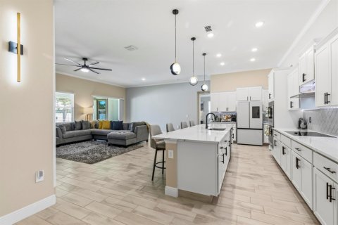 Casa en venta en Port St. Lucie, Florida, 4 dormitorios, 303.98 m2 № 2251374 - foto 13