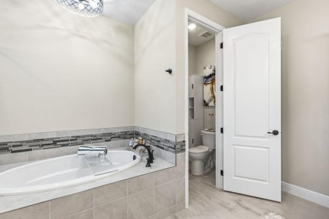 Casa en venta en Port St. Lucie, Florida, 4 dormitorios, 303.98 m2 № 2251374 - foto 28