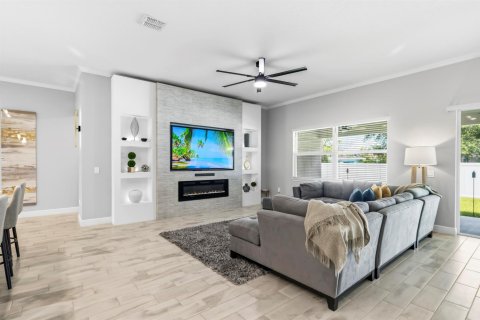 Casa en venta en Port St. Lucie, Florida, 4 dormitorios, 303.98 m2 № 2251374 - foto 18