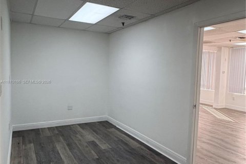 Купить коммерческую недвижимость в Хайалиа, Флорида № 2031915 - фото 9