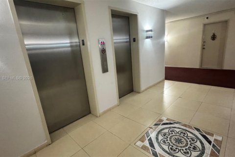 Copropriété à vendre à Sunny Isles Beach, Floride: 2 chambres, 141.68 m2 № 2030354 - photo 19