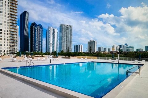 Copropriété à vendre à Sunny Isles Beach, Floride: 2 chambres, 141.68 m2 № 2030354 - photo 8