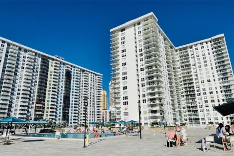 Copropriété à vendre à Sunny Isles Beach, Floride: 2 chambres, 141.68 m2 № 2030354 - photo 30