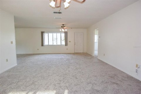House in Ocala, Florida 3 bedrooms, 141.77 sq.m. № 1854471 - photo 6
