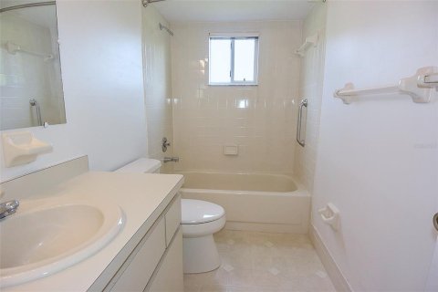 House in Ocala, Florida 3 bedrooms, 141.77 sq.m. № 1854471 - photo 20
