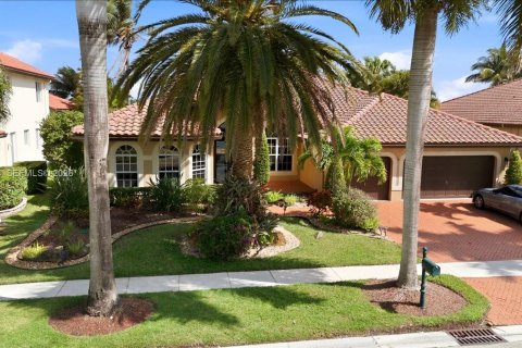 Villa ou maison à louer à Miramar, Floride: 5 chambres, 310.29 m2 № 2060757 - photo 2