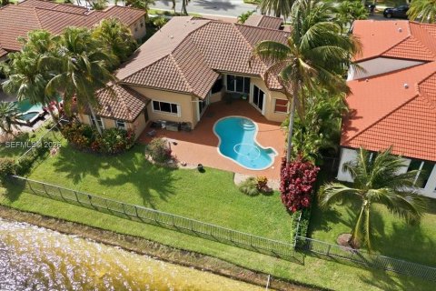 Villa ou maison à louer à Miramar, Floride: 5 chambres, 310.29 m2 № 2060757 - photo 6
