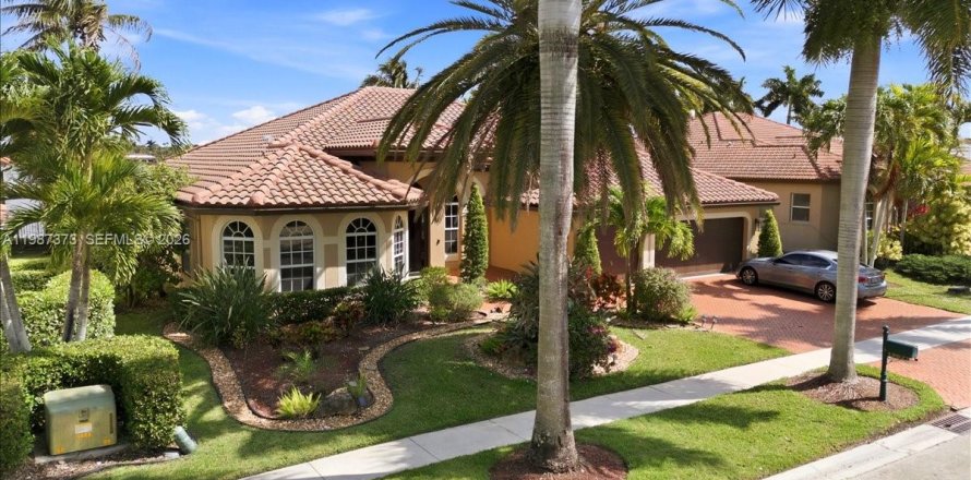 Villa ou maison à Miramar, Floride 5 chambres, 310.29 m2 № 2060757