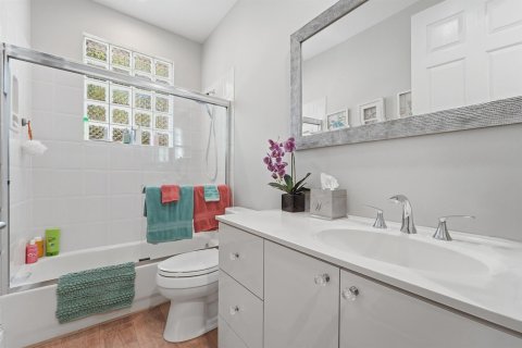 House in Delray Beach, Florida 3 bedrooms, 262.82 sq.m. № 2245712 - photo 16