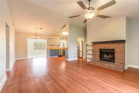 House in Deltona, Florida 4 bedrooms, 143.26 sq.m. № 1899305 - photo 4